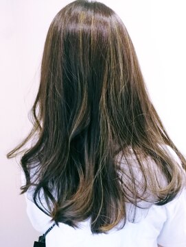 キキ(KIKI) ほんのり外国人風カラー