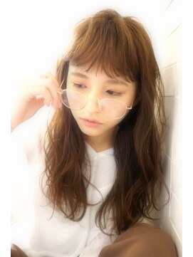 アイビー(Ivy) シースルーバングのベージュカラー