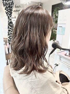 ハナビ(hanabi) ハイライトバレイヤージュ 外ハネミディアム