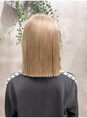 金髪ブロンドロブ切りっぱなしロブハイトーン