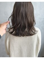 キチ(kichi.)&nbsp;[kichi.] ミディアム×くすみベージュ