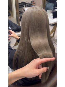 ロンド レア 天神大名店(Lond Le’a) 髪質改善ケアブリーチグレージュカラー小顔ワンレンカット天神