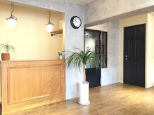 自然光と木のぬくもりに包まれる、癒しのプライベート空間