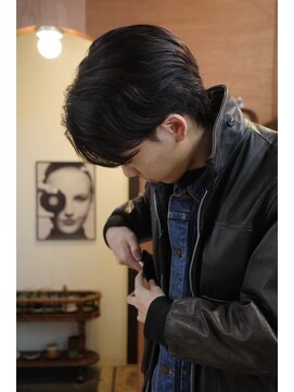 エディ(Edy) メンズセンターパートニュアンスパーマ刈り上げ眉毛カット岡山