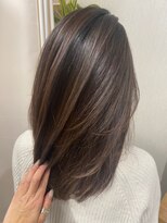 ライズ バイ レボ(RISE by REVO)&nbsp;大人かわいい/レイヤーロング/グレーベージュ/前髪パーマ/我孫子