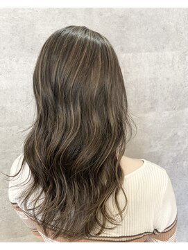 オリ(‘Oli) グレージュ／ハイライト