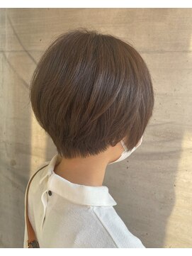 アッシュタカサキ(ash takasaki) 20代30代★スタイリング簡単♪大人小顔ハンサムショート