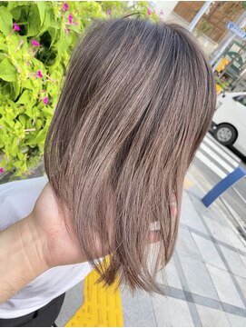 トレヴァーデルチザン(TREVOR DE'RTISAN) シャドウルーツ×モーブシルバー