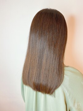 ジーナ 銀座(Zina) カーキグレージュ＊こなれヘア＊透明感＊丸型【Zina銀座】