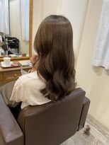 シェノン 西梅田(CHAINON)&nbsp;グレーベージュ/レイヤーロング/黒髪/前髪パーマ
