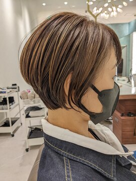 カシータフロル モゾワンダーシティ店(Casita flor) 【mozo美容院】大人可愛い小顔マニッシュワンサイドショートボブ