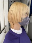 マッシュウルフハイトーンブロンドくびれボブ外ハネ