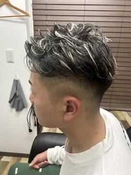 シカダ(SHIKADA) フェードショートメッシュ