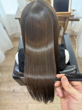 アルベリー ヘアーアンドスパ 浜松上島店(ALBELY hair&spa) 鏡面仕上げの縮毛矯正