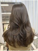 レイヤーカットオリーブベージュ美髪オフィスヘア顔周りカット