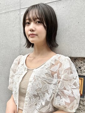 バートランド 白楽(Bertland) 島田/くびれボブ 外はね サイドバング シアーベージュ 髪質改善