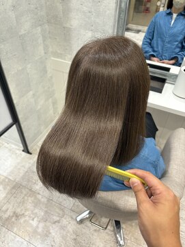 イーズ バイ インス(Yeeee.s by INCE) 白髪ぼかし/脱白髪染め/脱白髪染めハイライト/透明感