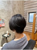 大人黒髪ショートボブ小顔レイヤーカットうるツヤ髪質改善