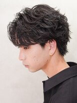 テン 心斎橋(tenn.)&nbsp;メンズセンターパート七三分けパートニュアンスパーマ刈り上げ