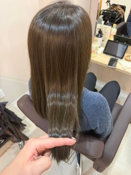 カミエ(kamie) 大人可愛いなブラウンカラーのロングスタイル