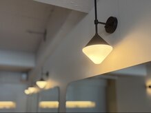 モク(moku)の雰囲気（落ち着いた照明。）
