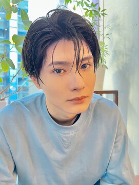 ジョエミバイアンアミ(joemi by Un ami) 濡れ髪ヘア メンズ色気ヘア センターパート メンズ黒髪