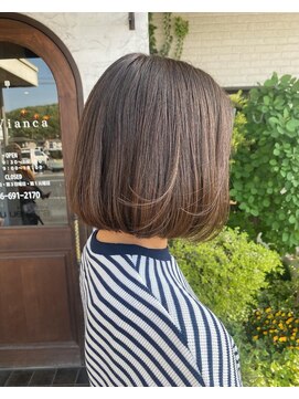 ヴィアンカ(Vianca) ワンカラーで決まるグレージュカラー