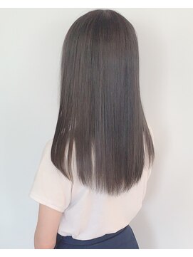 イル(ill) グレー　透明感　ブリーチ　ダブルカラー