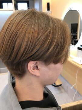 アン(an.) ハイトーンヘアカラーアンドセンターパ一トグラレイヤー