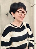 マッシュショート前髪あり 大人可愛いひし形ショート 耳かけボブ