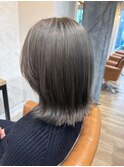 オリーブベージュ