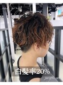 白髪率20%くせ毛活かし×白髪ぼかしデザインハイライトショート
