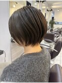 グレージュのショートボブ