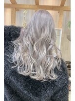 ラグーン(LAGOON)&nbsp;バレイヤージュグレージュハイライトダブルカラーケアブリーチ