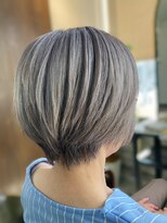 モニカ ヘア(MONIKA HAIR) グレイヘアボブ