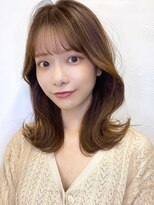 ふわっとくびれる鎖骨ミディアム