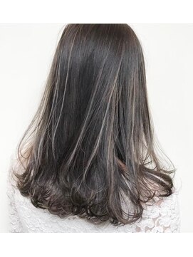 ケアリー 調布(Carelly) 無造作カール×イルミナカラーハイライト