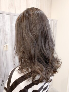 フィゼル 南堀江店(fizelle) グレージュ