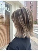 ハイライト　レイヤー ショートヘア　ボブ　くびれレイヤー 