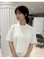 エアー 青山(AIR)&nbsp;丸みショート前下がりセンターパートハンサムくびれショート