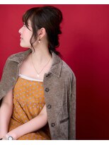 アンアタッシュ(UNE ATTACHE)&nbsp;Fluffy Greige｜秋風をまとってふんわり、大人可愛いアップ