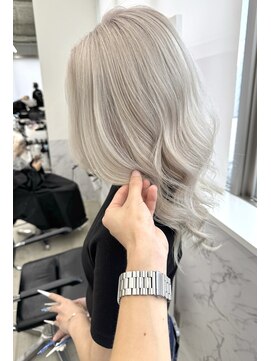 リノート バイ エゴル 太田川(Linoet by ENGOL) 新美蓮/ホワイトベージュ/ホワイト/ハイトーン/ブリーチ