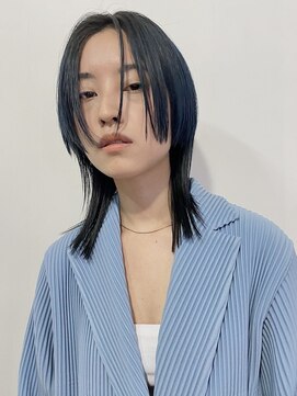 シーカ(siika) ウルフカット/レイヤーカット/ブルーブラック