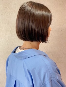 ビスクヘアデザイン(bisq hair design) くびれ巻き　韓国風　前髪カット　艶髪　サイドバング 顔まわり