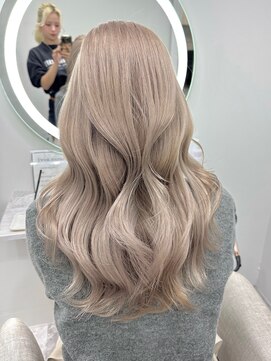 イミュ(IMMU) ホワイトベージュカラー