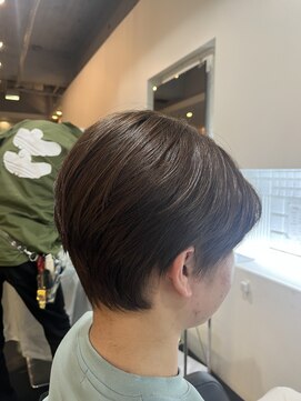 アルバサンス(albasanz) 丸みのあるシルエットが魅力のナチュラルショート。