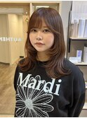 レイヤーカット/ベージュカラー