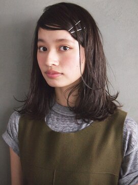 コス(kos) タイトなニュアンスストレート*サイドパートアレンジ*