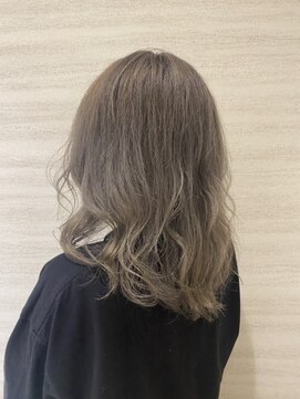 グランデュール 東静岡池田店(GRANDEUR) ブリーチイルミナカラーグレージュカラー
