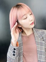 ピンクヘア_外ハネボブセクションカラーペールベージュ_38953